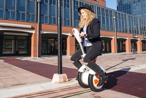 Although riding self-balancing scooter is relatively easy, the long-term standing also inevitably make riders feel tired. 