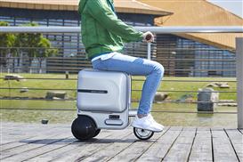 Airwheel SE3 robot luggage